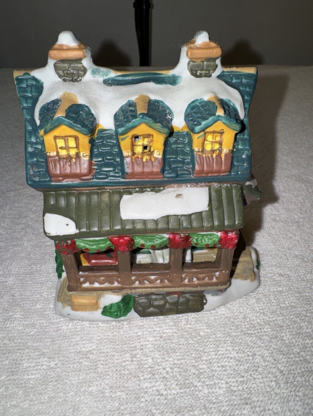 Wellington Square Collection 2004 Christmas Village Ceramic House Mini Town